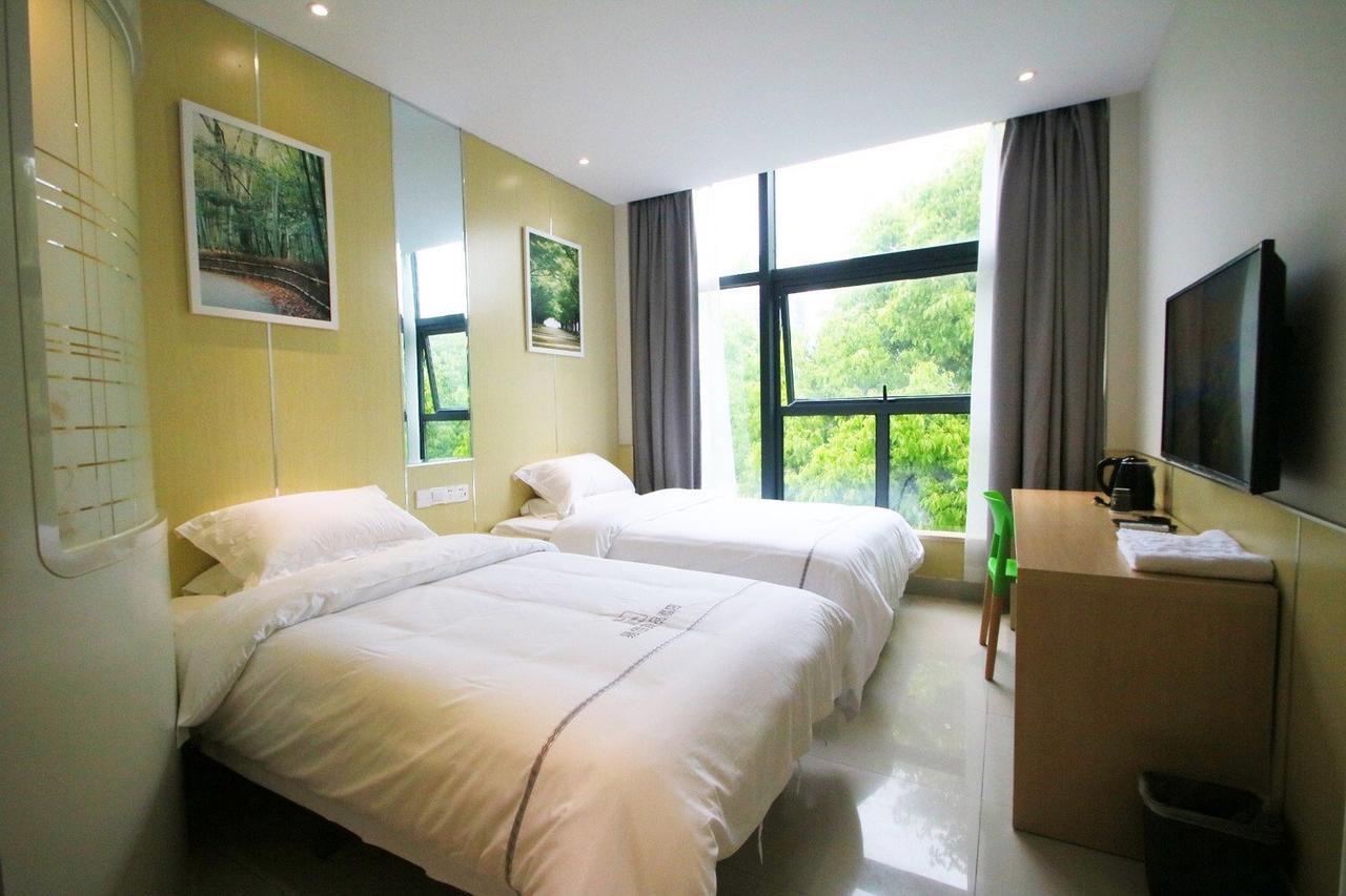 100 Inn Plus Pudong Airport Hotel Shanghai Buitenkant foto
